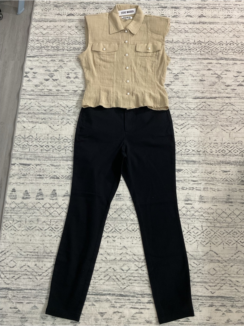 Steve Madden Taupe Sleeveless Top + Old Navy Black High-Rise Skinny Pants Office